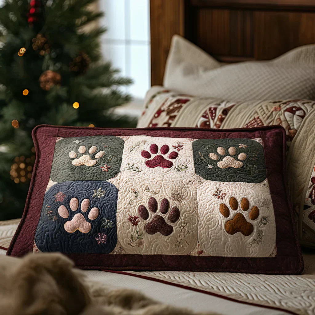 Spilvendrs ar izšuvumiem Snuggled Paws
